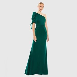 IEENA FOR MAC DUGGAL 55632 NWT 
Satin One Shoulder Puff Sleeve Trumpet Gown